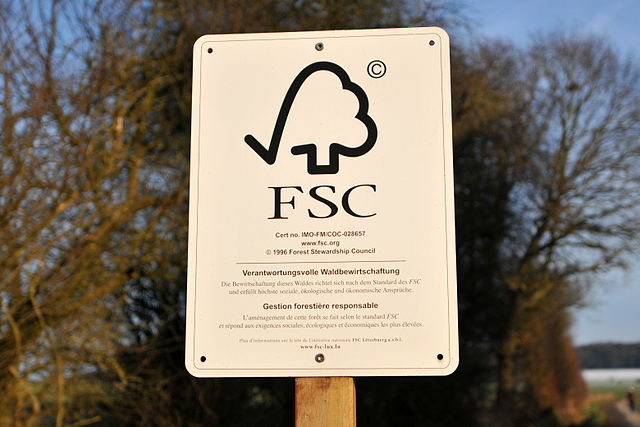 FSC logo op bord bij Réiser/ Roeser in Luxemburg, 10 februari 2013.